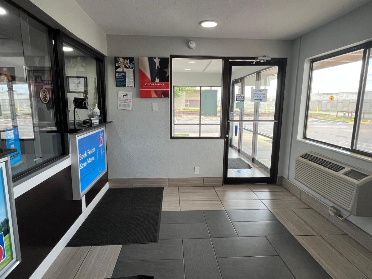 Studio 6 Wichita, Ks - Airport Exterior photo
